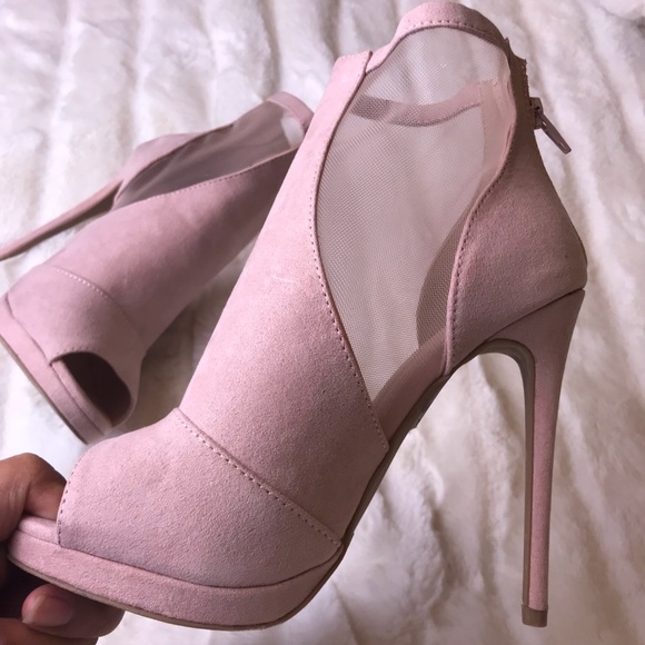 New blush booties last one size 7 - Picture 2 of 8